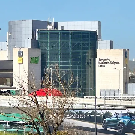 Airport Проживання в сім'ї Лісабон